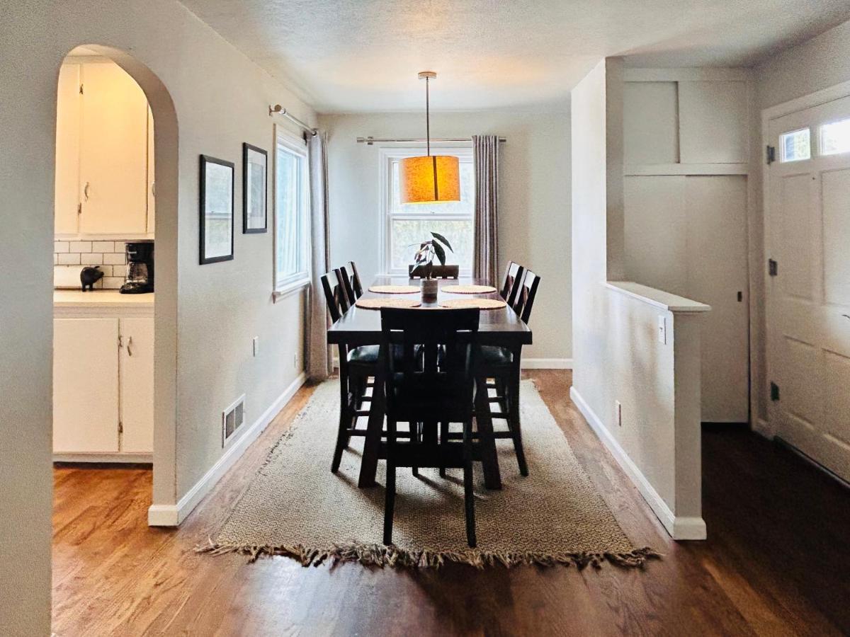 Celebration Chalet: Cozy BSU-Adjacent Pet-Friendly Retreat Boise Exterior photo